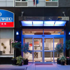 Отель Candlewood Suites NYC -Times Square США, Нью-Йорк - отзывы, цены и фото номеров - забронировать отель Candlewood Suites NYC -Times Square онлайн вид на фасад фото 2