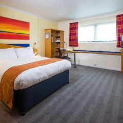 Отель Holiday Inn Express Glasgow City Centre Riverside 3* Стандартный номер с двуспальной кроватью