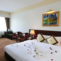 Century Riverside Hotel Hue 4* Люкс с различными типами кроватей фото 8