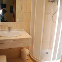 Отель Hostal Ayestaran II Стандартный номер с двуспальной кроватью фото 19
