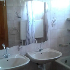 Отель Lázár Apartmanok ванная