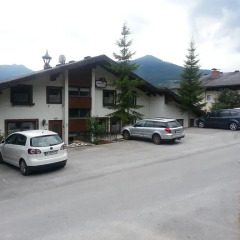 Отель Landhaus Tirol Gröbming-Mitterberg парковка