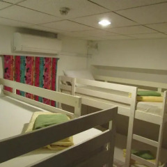 The Bohemian Chic Hostel Кровать в общем номере