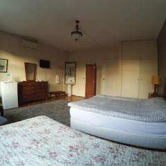 Отель Berk Guesthouse - 'Grandma's House' 3* Стандартный семейный номер с двуспальной кроватью фото 10
