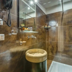 Отель LHR - Coliseum B&B 3* Стандартный номер с различными типами кроватей фото 13