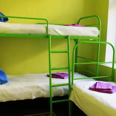 Hostel Aquarel Стандартный семейный номер с двуспальной кроватью