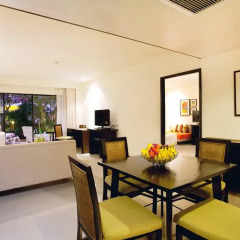Отель Woraburi Phuket Resort & Spa 4* Улучшенный номер двуспальная кровать фото 4