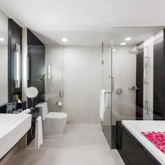Отель Radisson Suites Bangkok Sukhumvit 5* Улучшенный номер фото 5
