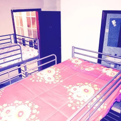 M2Students Hostel Кровать в общем номере с двухъярусной кроватью фото 3