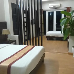 Gold Hotel Hue 3* Улучшенный семейный номер с двуспальной кроватью фото 3