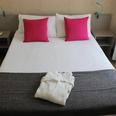 Отель Oporto Boutique Guest House Стандартный номер с различными типами кроватей фото 9