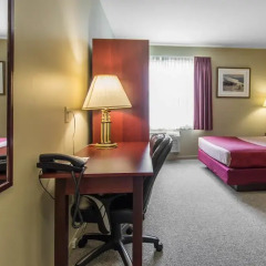 Отель Econo Lodge Montmorency Falls Канада, Буашатель - отзывы, цены и фото номеров - забронировать отель Econo Lodge Montmorency Falls онлайн в номере