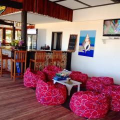 Отель Funky Fish Beach & Surf Resort гостиничный бар