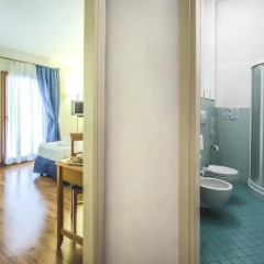 Отель Agriturismo B&B Il Girasole Италия, Мира - отзывы, цены и фото номеров - забронировать отель Agriturismo B&B Il Girasole онлайн ванная фото 2
