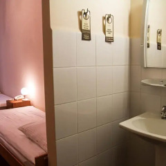 Hotel Mazowiecki Стандартный номер с двуспальной кроватью (общая ванная комната) фото 9