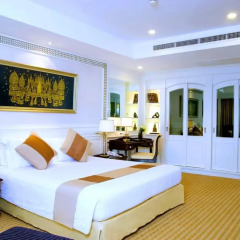 Отель Centre Point Silom 4* Люкс