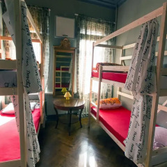 Artist Hostel na Kievskoy Кровать в мужском общем номере с двухъярусными кроватями