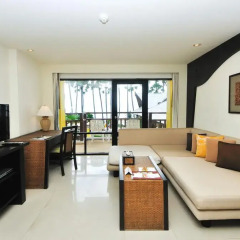 Отель Woraburi Phuket Resort & Spa 4* Улучшенный номер двуспальная кровать фото 10