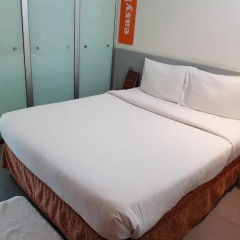 Отель easyHotel Dubai Jebel Ali Стандартный номер с различными типами кроватей фото 7