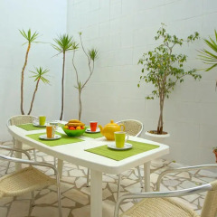 Апартаменты Inn the Beach Apartments