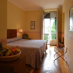 Hotel Roma E Rocca Cavour 3* Стандартный номер с двуспальной кроватью