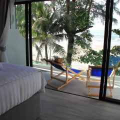 Отель Thai Kamala Beach Front Улучшенный номер двуспальная кровать фото 30