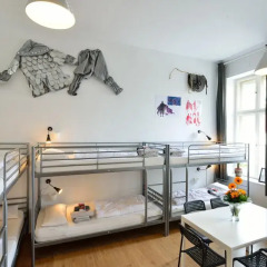 Kiez Hostel Berlin Кровать в общем номере с двухъярусной кроватью фото 12