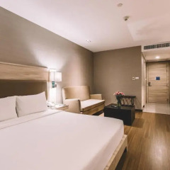 Отель Adelphi Suites Bangkok 4* Апартаменты с разными типами кроватей фото 12
