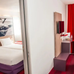 Отель ibis Styles Nice Aéroport Arenas 3* Стандартный семейный номер с двуспальной кроватью фото 5