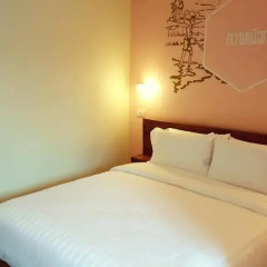 Хостел Siri Poshtel Bangkok Стандартный номер с двуспальной кроватью (общая ванная комната) фото 2