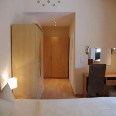 Отель Am Sendlinger Tor 3* Кровать в общем номере фото 6