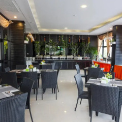 Отель Golden Tulip Essential Pattaya 4* Улучшенный номер с различными типами кроватей фото 17
