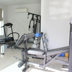 Отель The Beach Village Resort фитнесс-зал