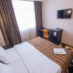 Hotel SunRise Osh Стандартный номер с двуспальной кроватью фото 4