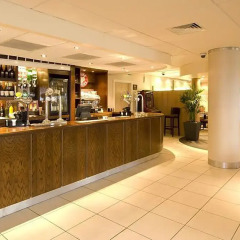 Отель Premier Inn Manchester Airport Runger Lane South гостиничный бар