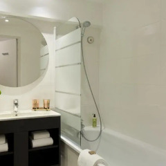 Отель Citadines Trocadéro Paris 3* Улучшенные апартаменты с различными типами кроватей