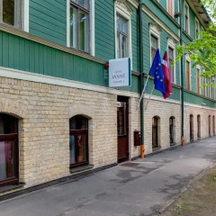 Janne Hotel