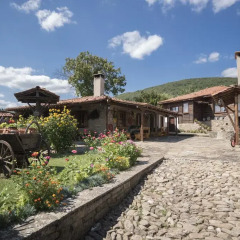 Отель Guesthouse Imalo Edno Vreme парковка