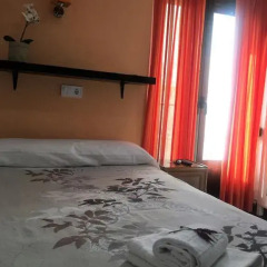 Отель Hostal Rober Стандартный номер с различными типами кроватей фото 13
