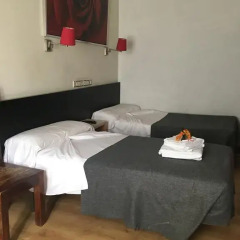 Отель Hostal La Plata Стандартный номер с 2 отдельными кроватями фото 4