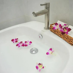 My Anh 120 Saigon Hotel 2* Номер Делюкс с различными типами кроватей фото 2