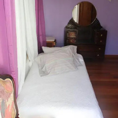 Хостел Ericeira Chill Hill Hostel & Private Rooms Стандартный номер двуспальная кровать (общая ванная комната) фото 20