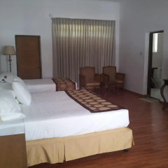 WEStay at the Grand Nyaung Shwe Hotel 3* Улучшенный номер с различными типами кроватей фото 2