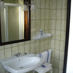 Отель Hostal Ayestaran II Стандартный номер с двуспальной кроватью фото 9