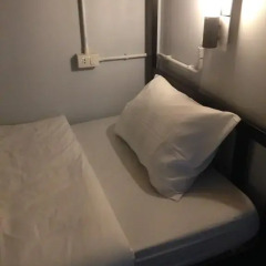 The Metallic Hostel Кровать в общем номере фото 6