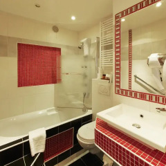 Отель Hôtel Poussin 3* Стандартный номер с двуспальной кроватью фото 6
