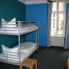 Отель St Christophers Inn Berlin Кровать в женском общем номере с двухъярусной кроватью