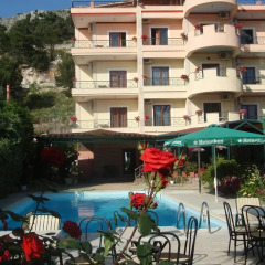 JB Hotel бассейн