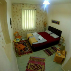 Levanten Hostel Стандартный номер двуспальная кровать (общая ванная комната) фото 3