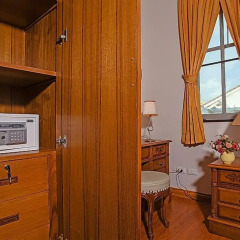 Отель Jomtien Summertime Villa B - 3 Bedroom сейф в номере
